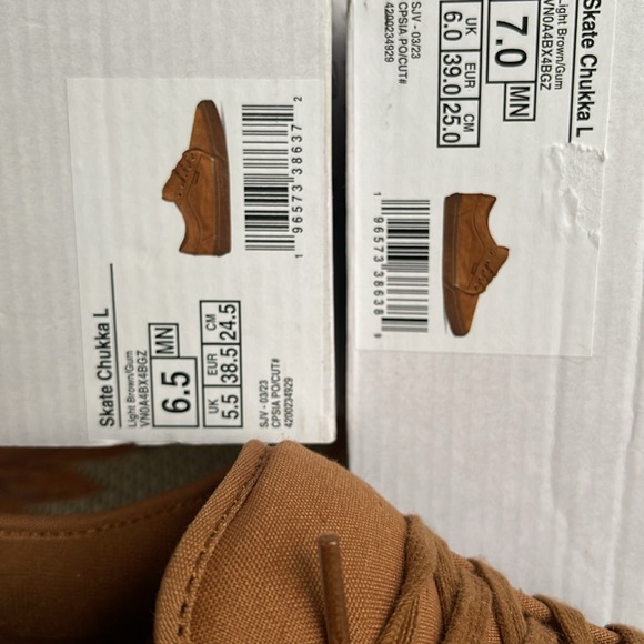 Vans WMNS Skate Chukka Low
Light Brown/Gum
VN0A4BX4BGZ
Sneakers - Picture 16 of 16